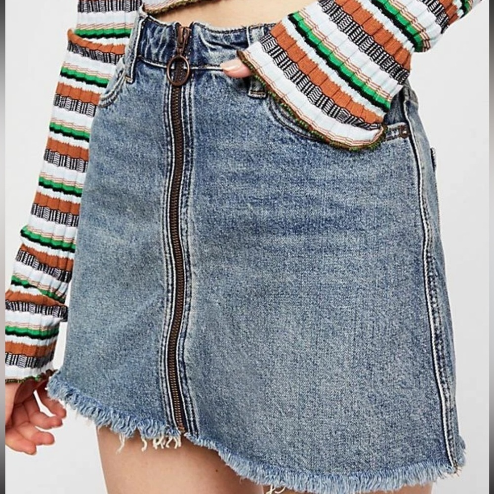We The Free by Free People women’s size 26 Zip It Up mini denim skirt blue denim - Picture 9 of 9